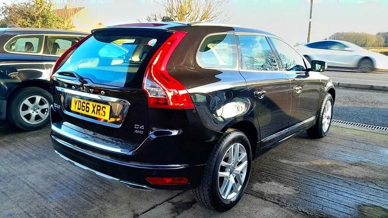 Used Volvo XC60 SE Lux 190 HP (139 kW) 2016 Black SUV