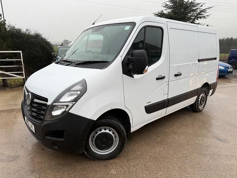 Used Vauxhall Movano 135 HP (99 kW) 2021 White MPV