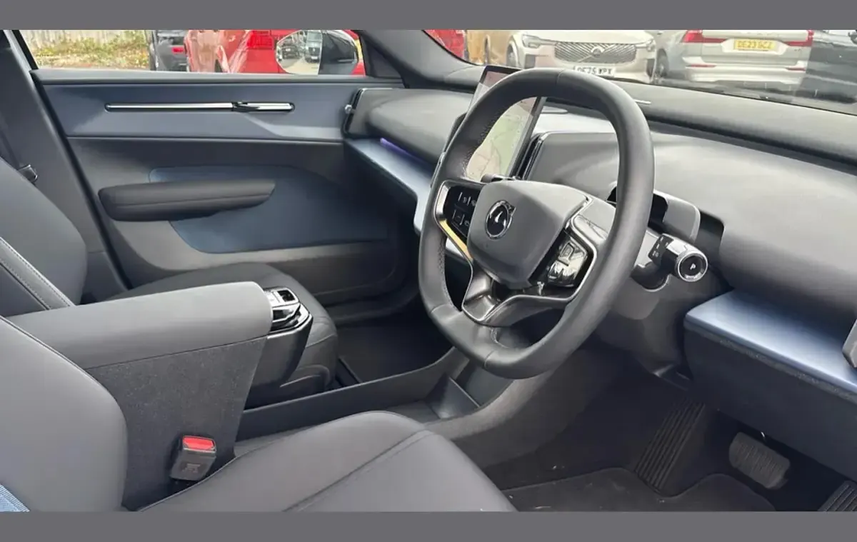 New Volvo EX30 Plus 196 kW (267 HP) 2026 Blue SUV