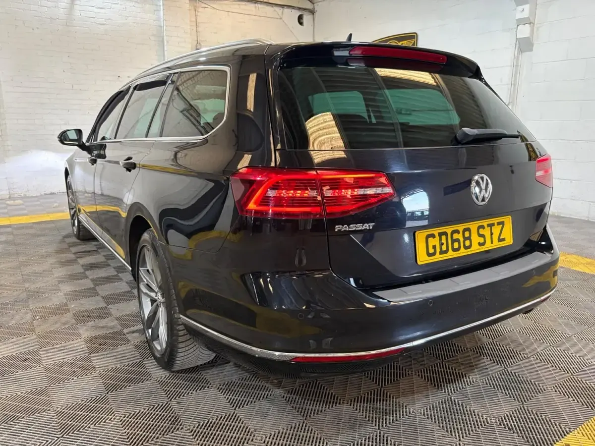 Used VW Passat GT 150 HP (110 kW) 2019 Black Sedan