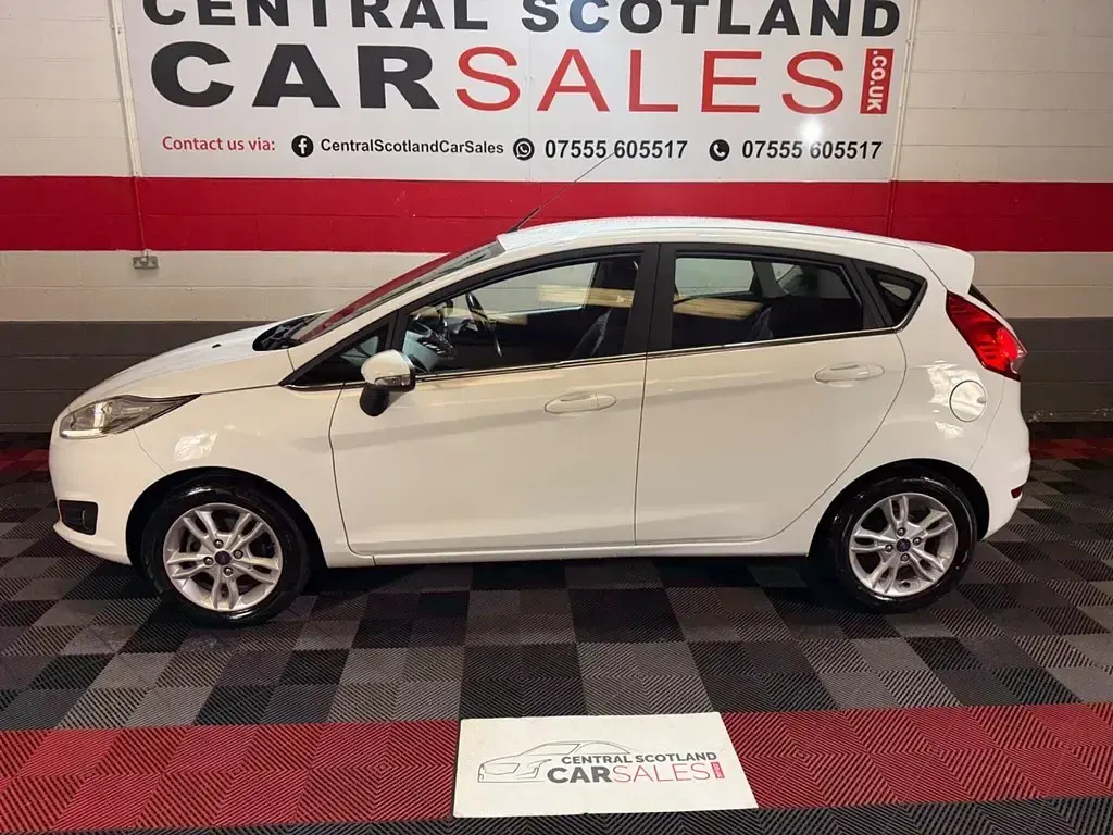 Used Ford Fiesta Zetec 2016 White Hatchback
