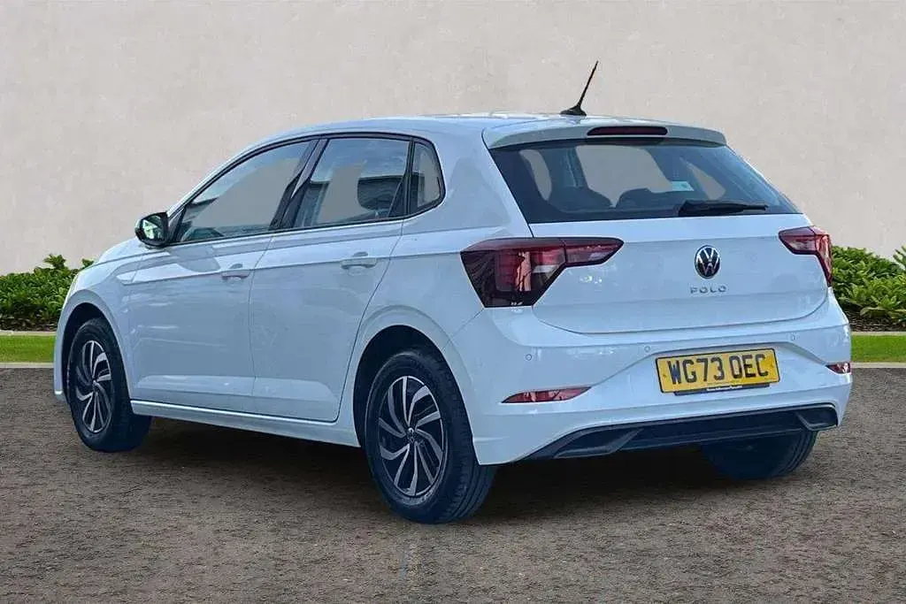 Used VW Polo Life 95 HP (69 kW) 2023 White Hatchback