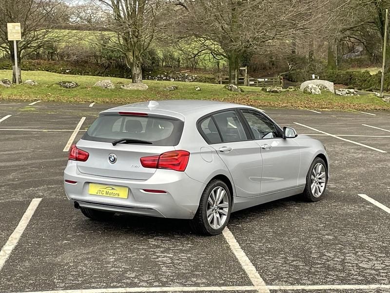 Used BMW 118 Sport Line 136 HP (100 kW) 2017 Silver Hatchback