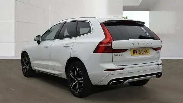 Used Volvo XC60 R-Design 2018 White SUV