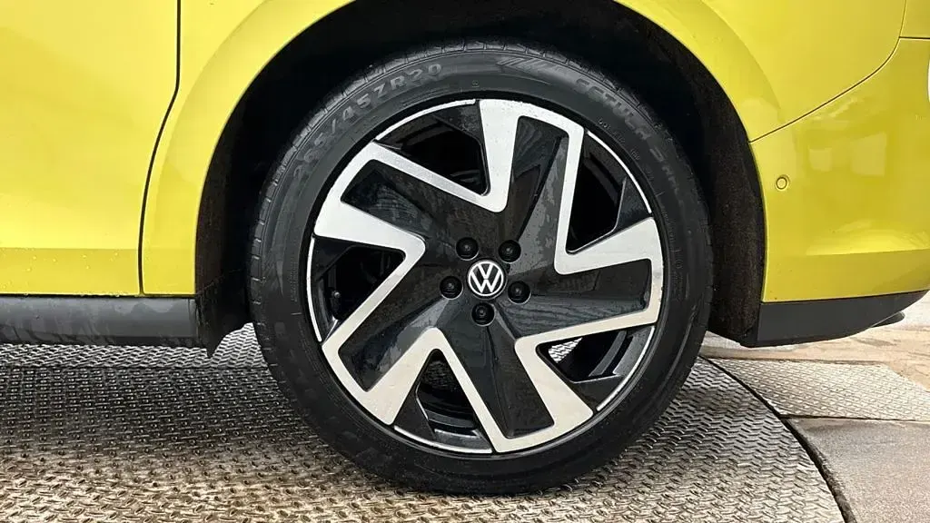 Used VW ID. Buzz Pro 150 kW (204 HP) 2023 White MPV