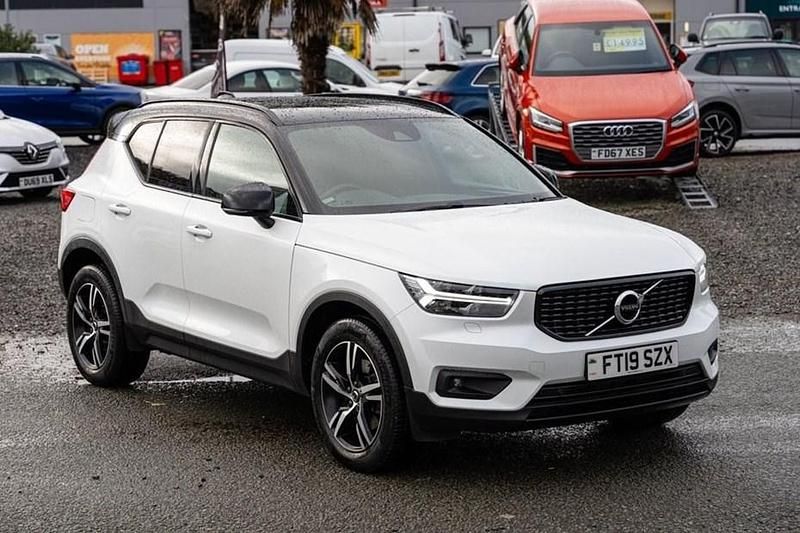 Used Volvo XC40 R-Design Pro 2019 White SUV