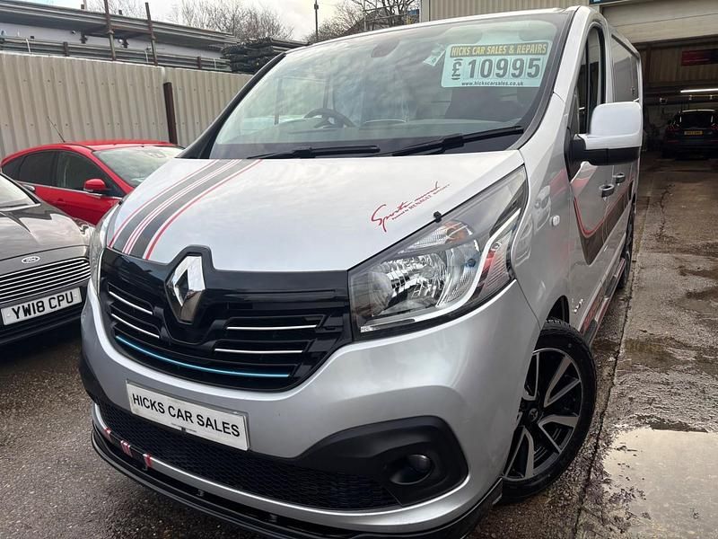 Used Renault Trafic 2017 Silver MPV