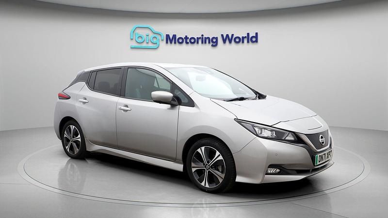 Used Nissan Leaf Tekna 110 kW (150 HP) 2021 Silver Hatchback