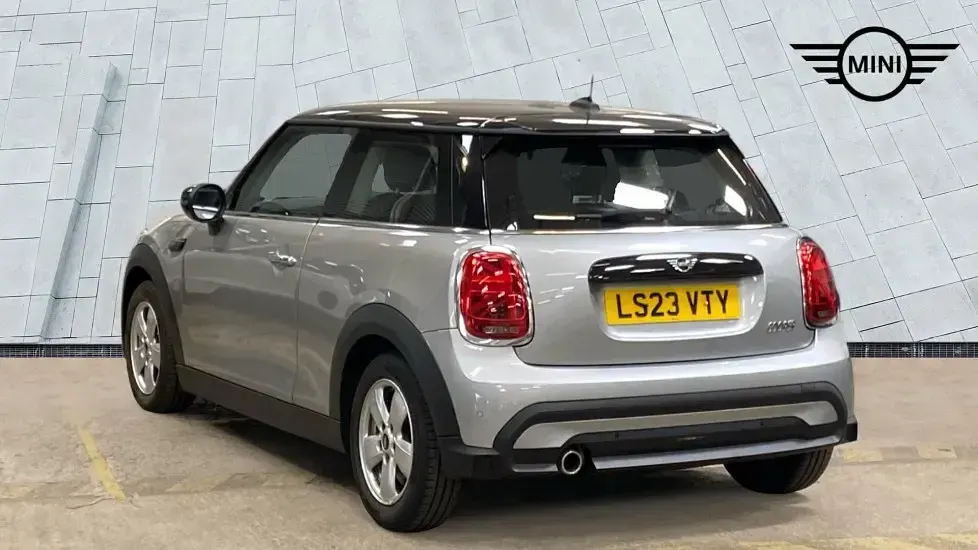 Used Mini Cooper Classic 134 HP (98 kW) 2023 Silver Hatchback