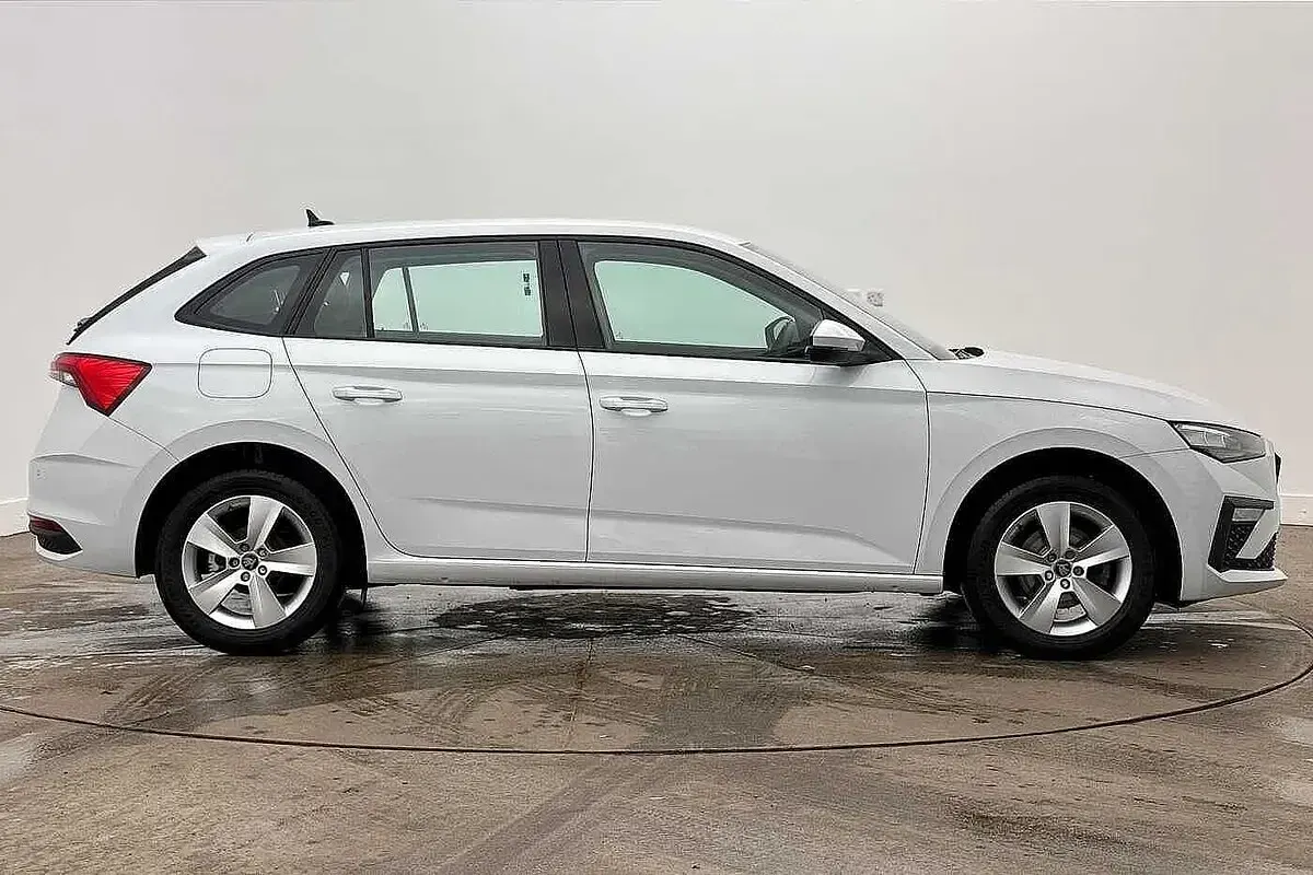 Used Skoda Scala SE 85 HP (62 kW) 2025 Moon white metallic Hatchback