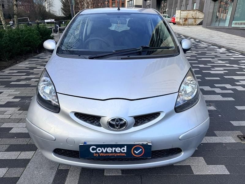Used Toyota Aygo 67 HP (49 kW) 2006 Silver Hatchback