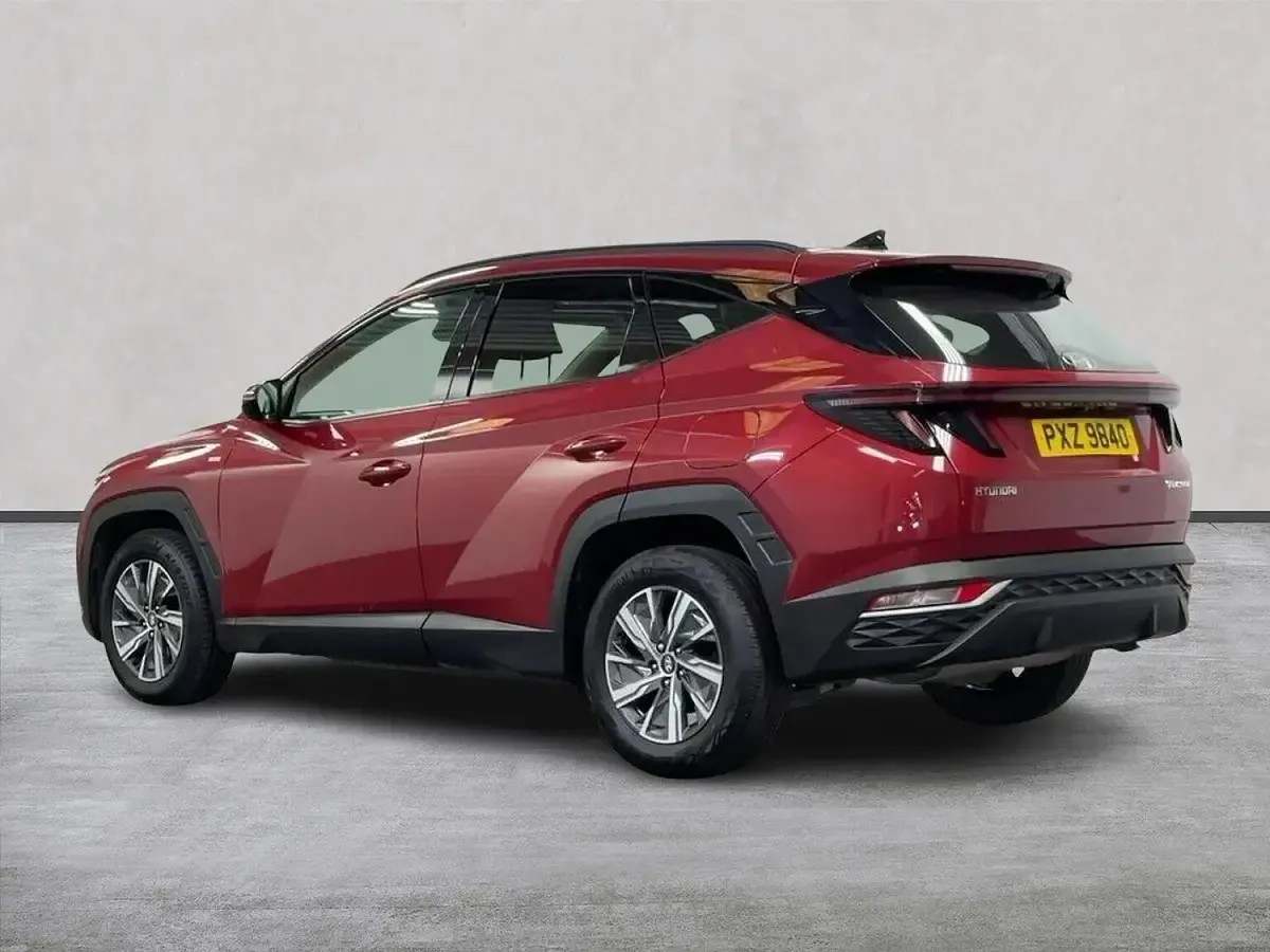 Used Hyundai Tucson SE 180 HP (132 kW) 2022 Red SUV