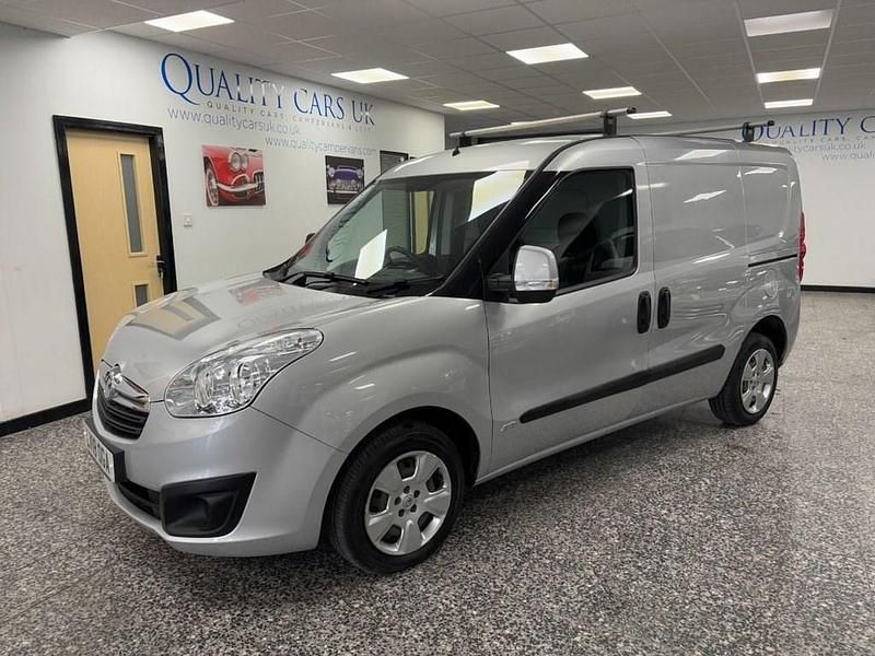 Silver Used 2018 Vauxhall Combo Sportive MPV | £6,499 (Fair price) - Image 1/4