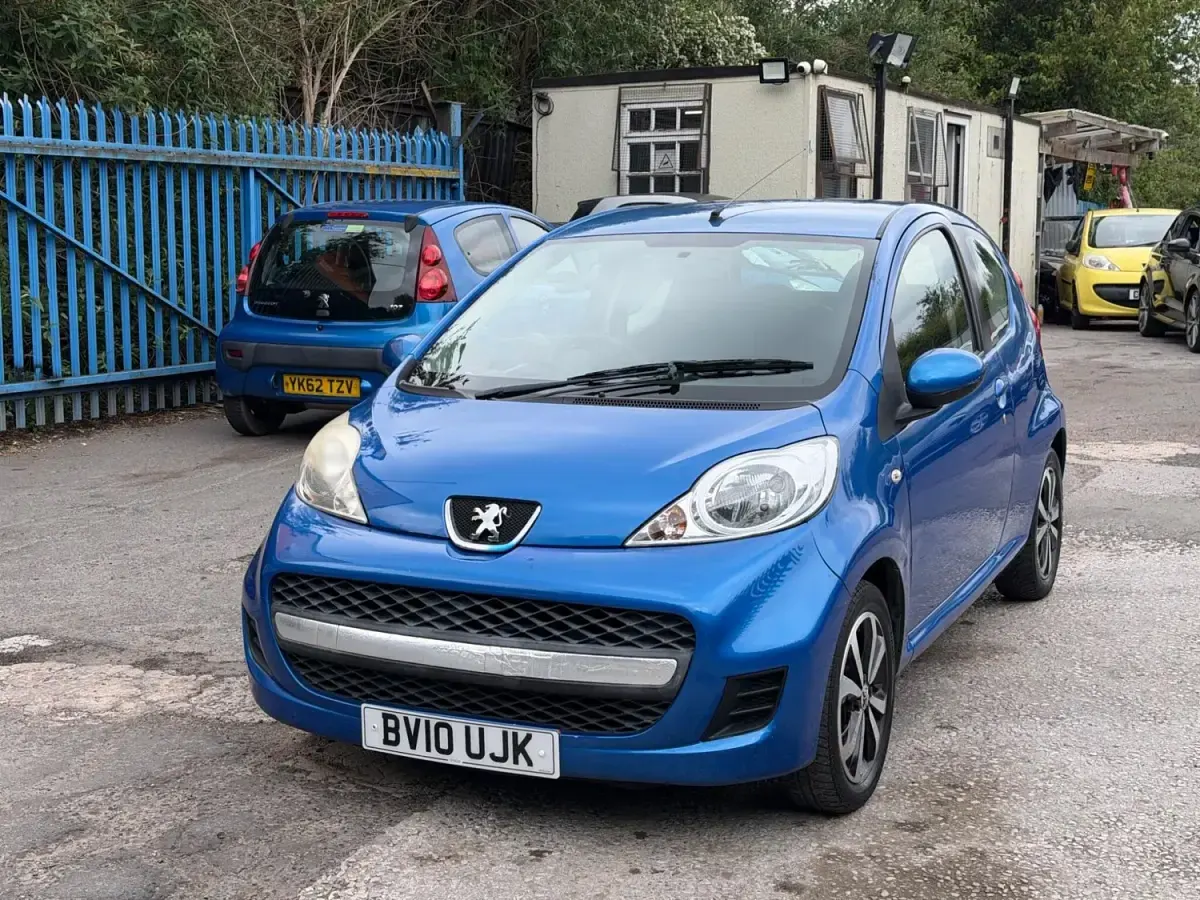 Second-hand Peugeot 107 68 CP (50 kW) 2010 Albastru Hatchback