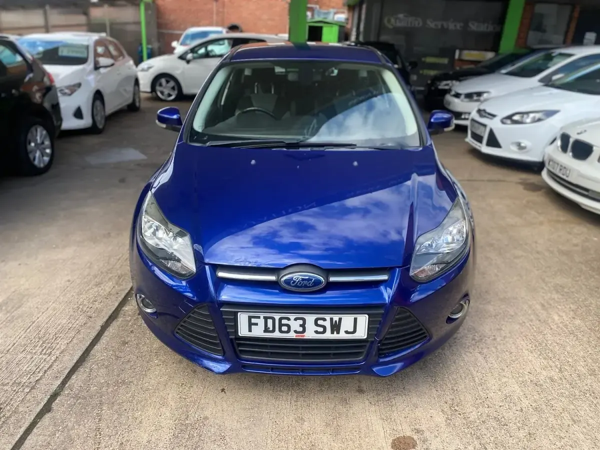 Used Ford Focus Zetec 115 HP (84 kW) 2013 Blue Hatchback