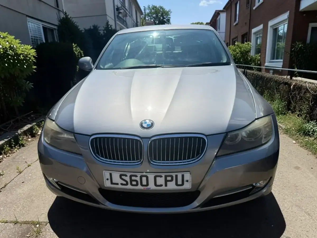 Used BMW 318 Exclusive 2010 Grey Sedan