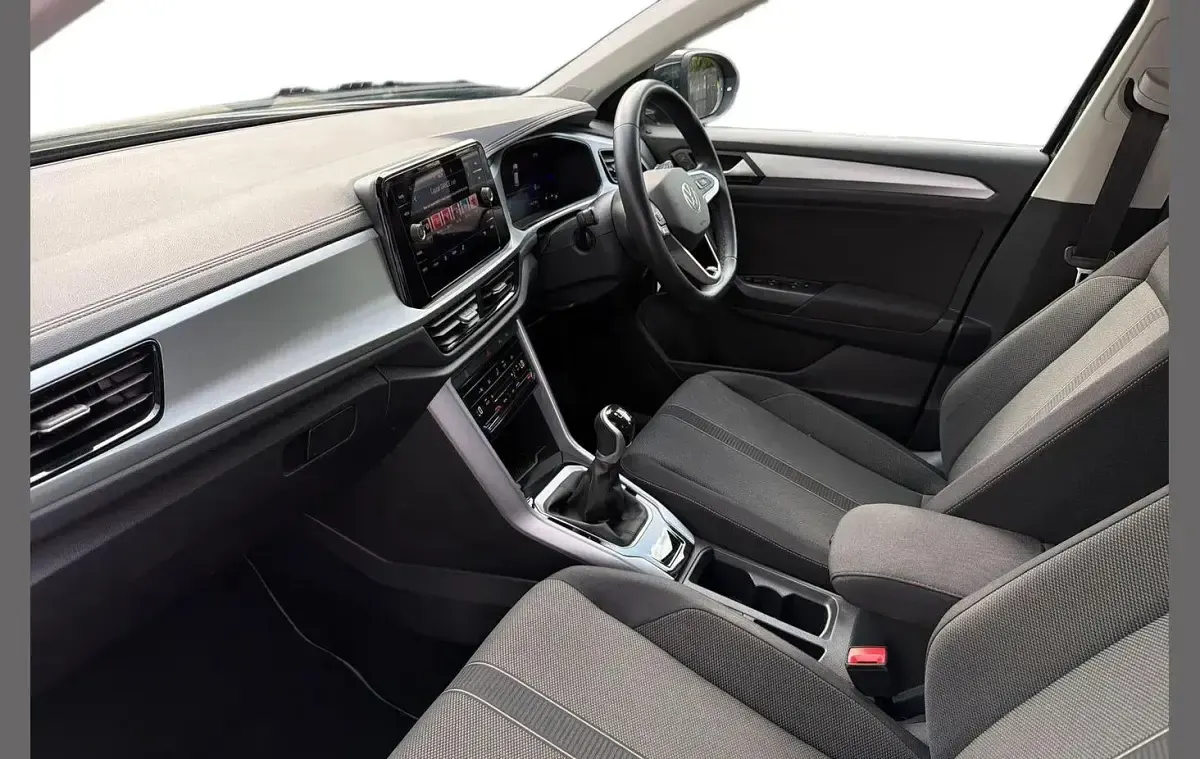 Used VW T-Roc Life 150 HP (110 kW) 2023 Black SUV