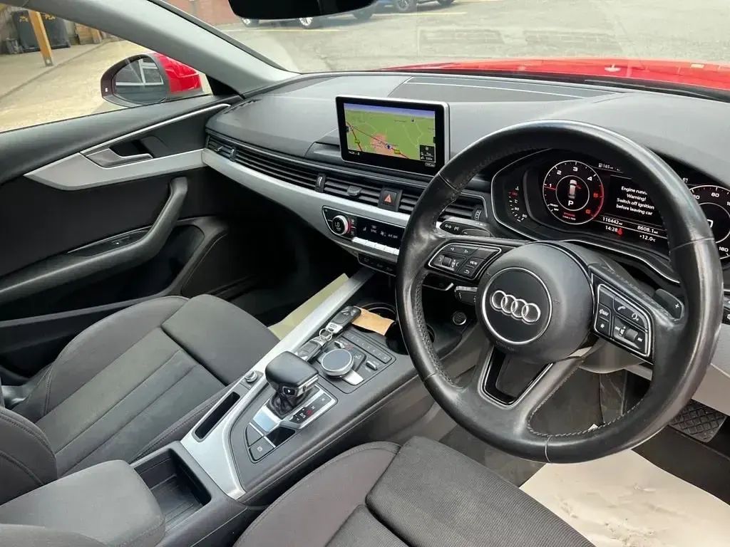 Używany Audi A4 Sport 190 KM (139 kW) 2016 Czerwony Kombi