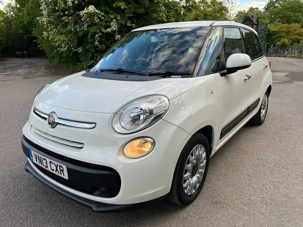 Used Fiat 500L Easy 95 HP (69 kW) 2013 White MPV