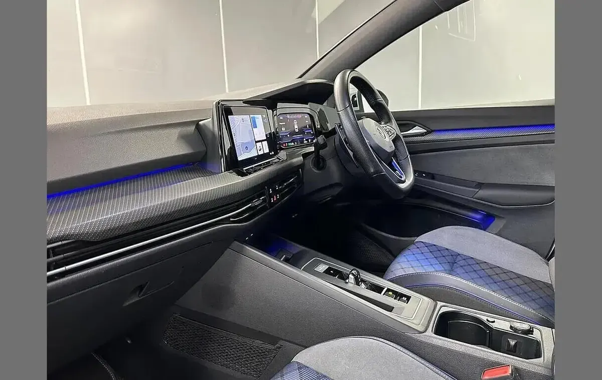 Used VW Golf VIII R 320 HP (235 kW) 2021 White Hatchback