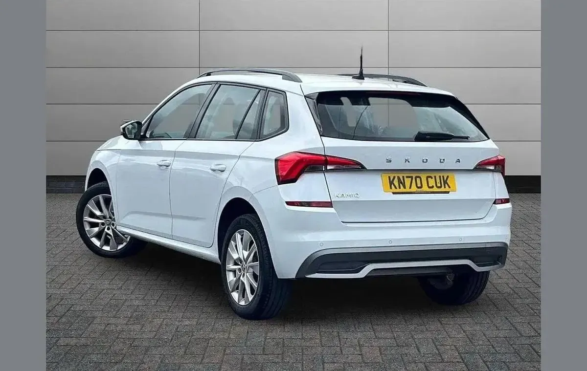 Used Skoda Kamiq SE 113 HP (83 kW) 2020 Moon white metallic SUV