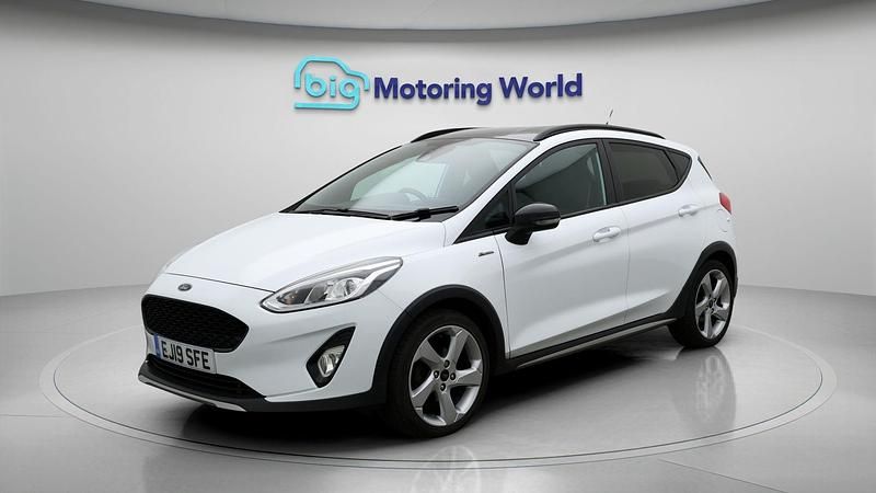 Used Ford Fiesta Active 125 HP (91 kW) 2019 White Hatchback