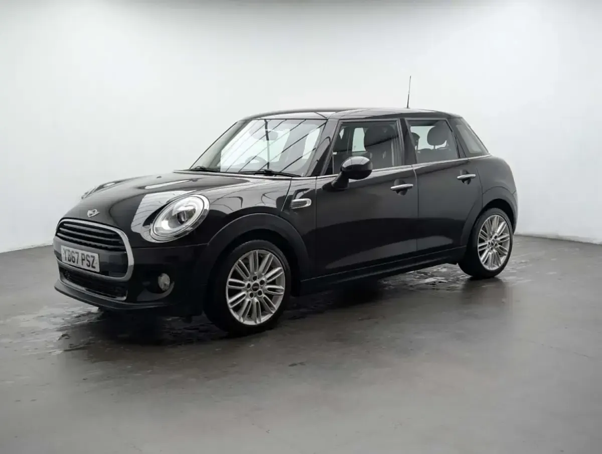 Usado Mini Cooper Hatch 136 HP (100 kW) 2017 Preto Citadino