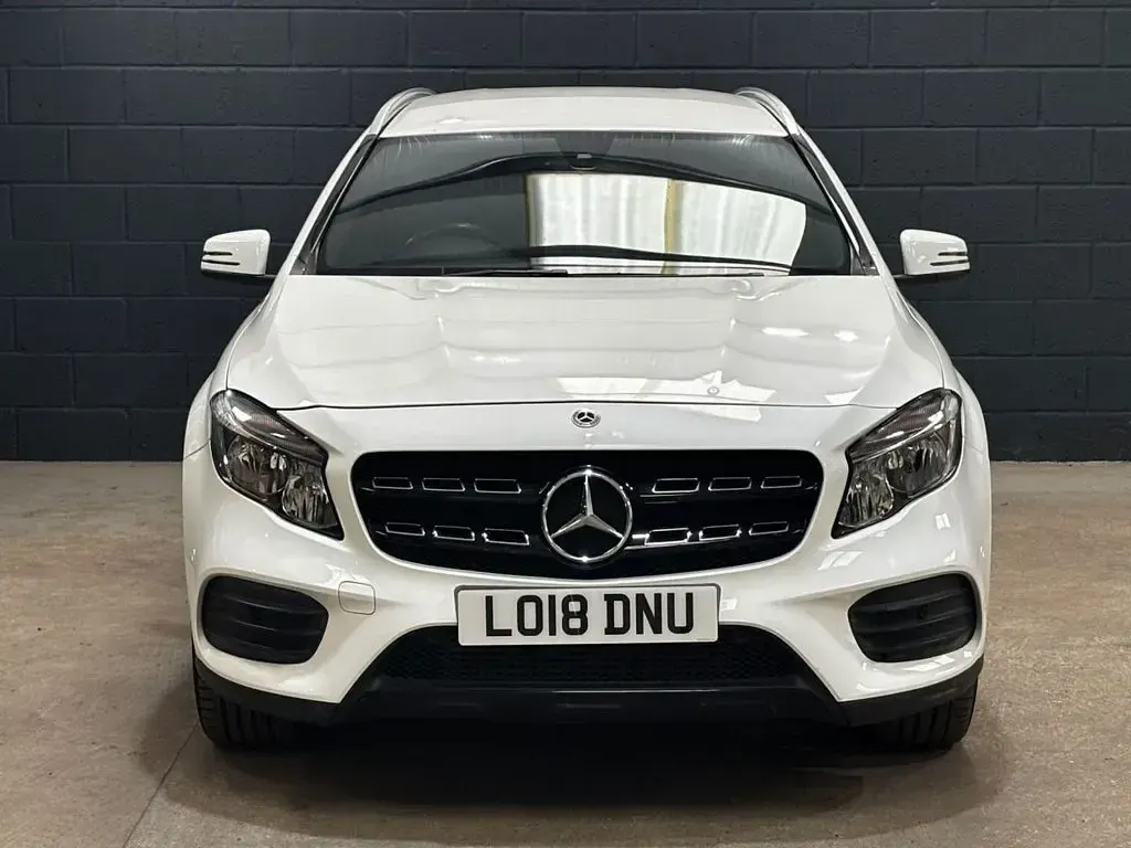 Used Mercedes GLA200 Executive 156 HP (114 kW) 2018 White SUV