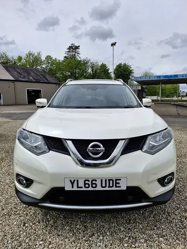 Used Nissan X-Trail Tekna 130 HP (95 kW) 2017 White SUV