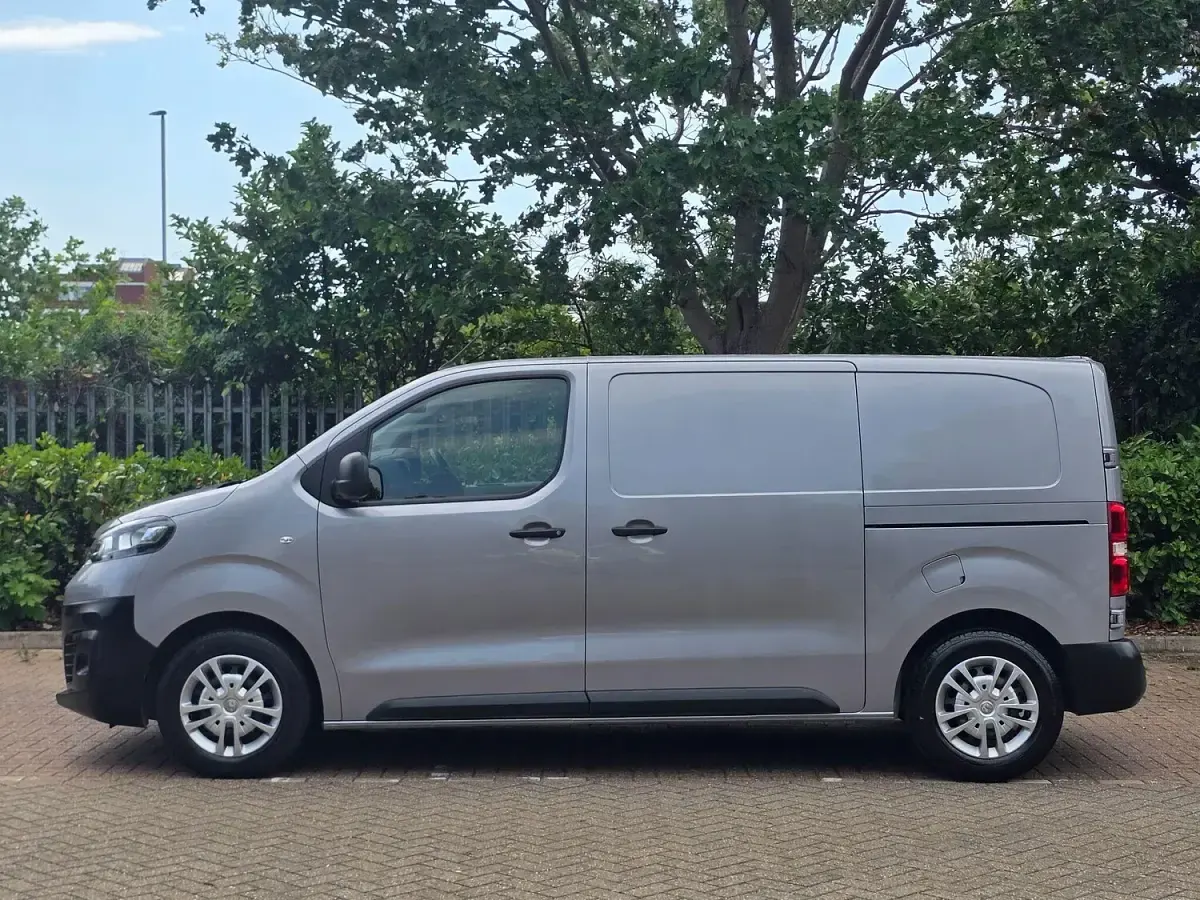 Used Vauxhall Vivaro S 100 HP (73 kW) 2021 Grey MPV
