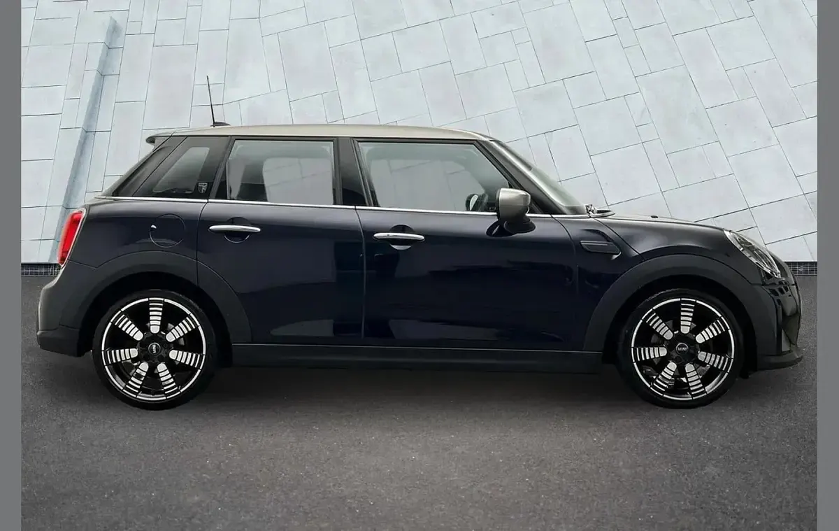 Used Mini Cooper Exclusive 134 HP (98 kW) 2023 Black Hatchback