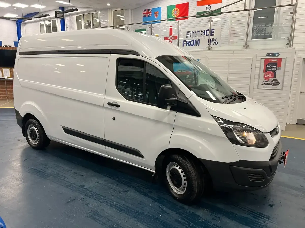 Used Ford Transit Custom 130 HP (95 kW) 2017 White Van