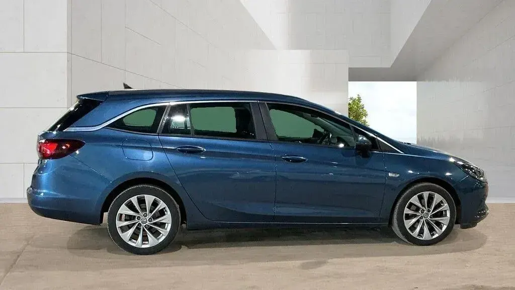 Used Vauxhall Astra S 2017 Blue Estate