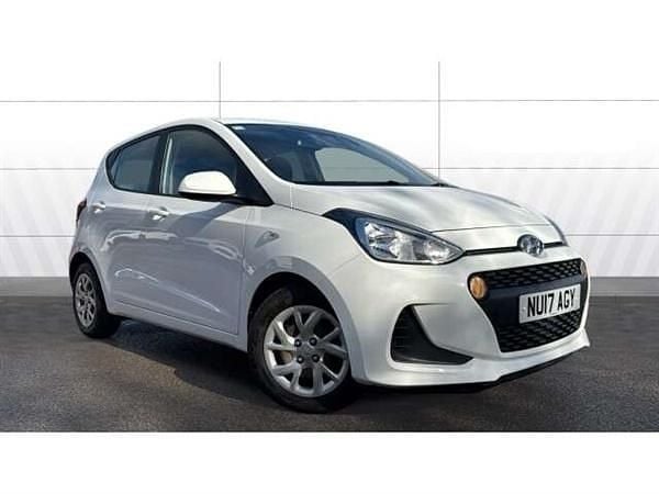 White Used 2017 Hyundai i10 SE Hatchback | £7,531 (Fair price) - Image 1/4