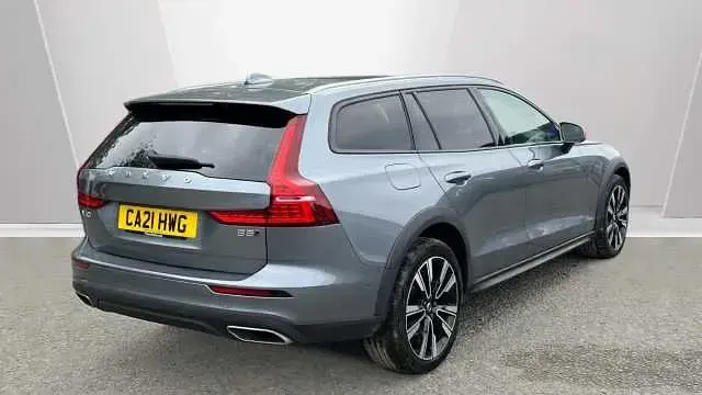 Used Volvo V60 CC Pro 247 HP (181 kW) 2021 Grey Estate
