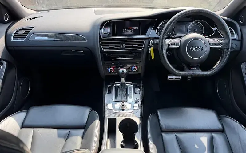 Used Audi RS4 Advanced 450 HP (330 kW) 2013 White Estate