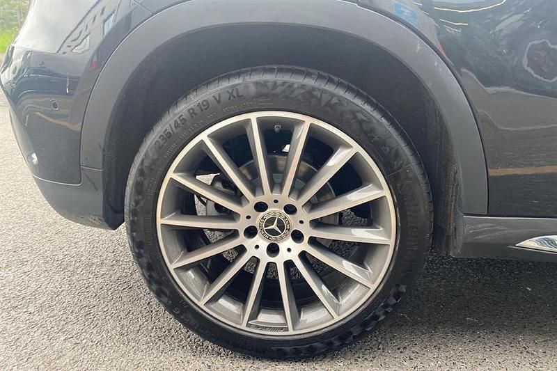 Used Mercedes GLA180 AMG line 122 HP (89 kW) 2019 Black SUV