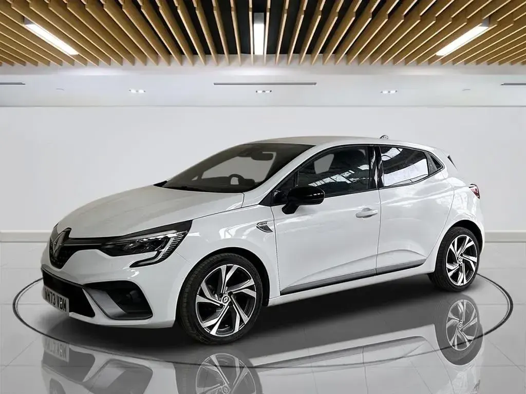 Used Renault Clio RS Line 90 HP (66 kW) 2023 White Hatchback