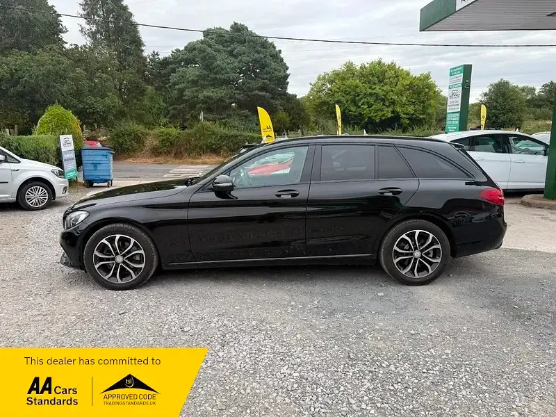 Used Mercedes C220 167 HP (122 kW) 2016 Black Estate