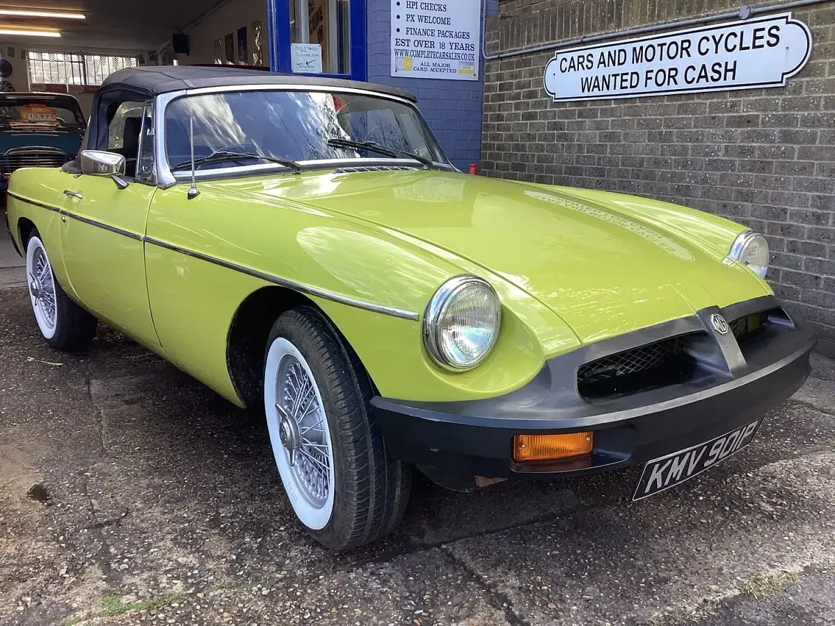 Used MG B 95 HP (69 kW) 1975 Yellow Cabriolet