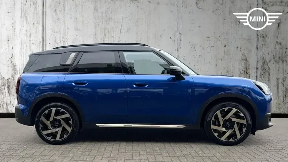 Used Mini Countryman 215 HP (158 kW) 2025 Blue SUV