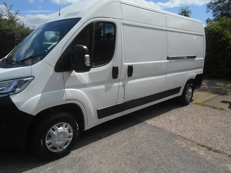 Used Citroën Relay 140 HP (102 kW) 2019 White Van