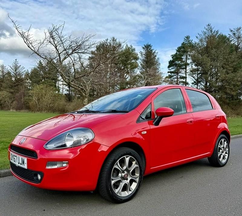 Used Fiat Punto Easy Plus 69 HP (50 kW) 2017 Red Hatchback