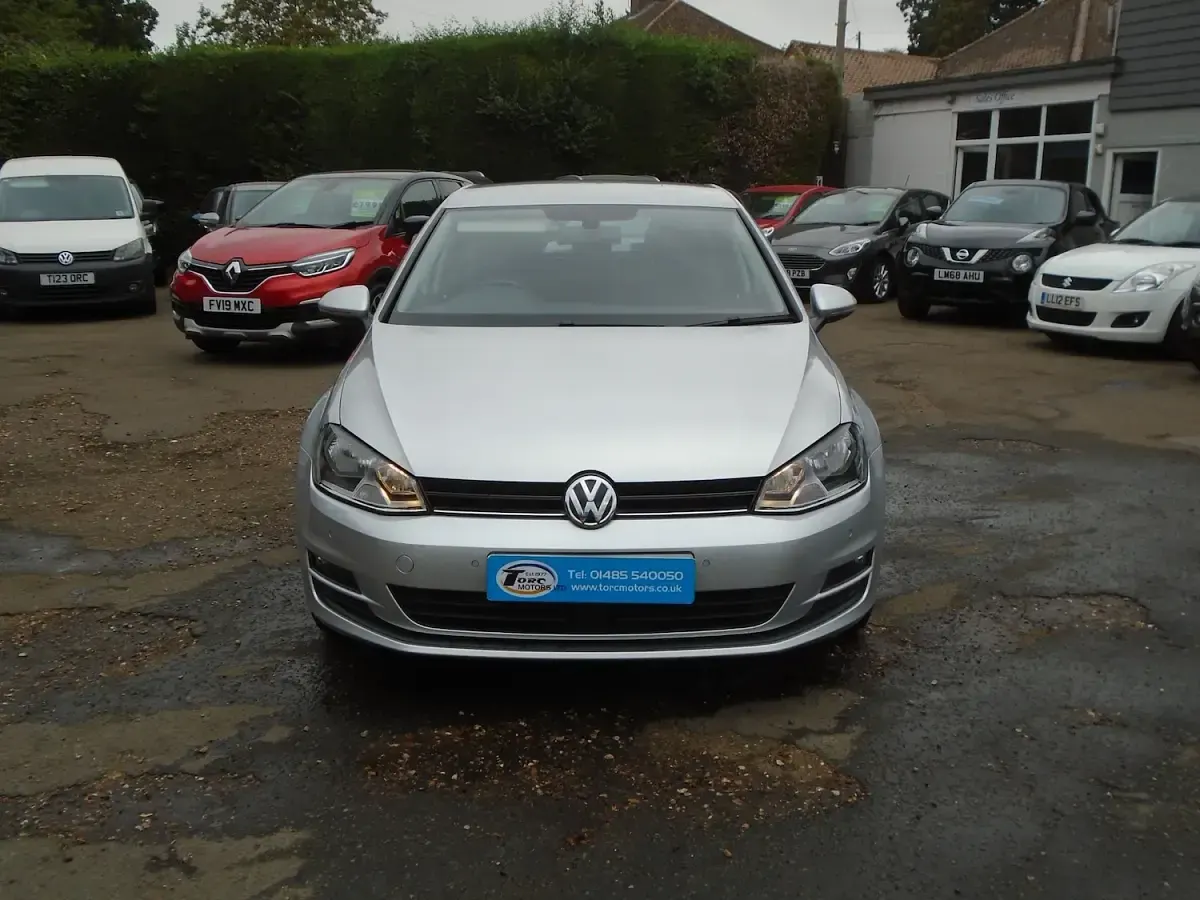 Used VW Golf VII Match 110 HP (80 kW) 2015 Silver Hatchback