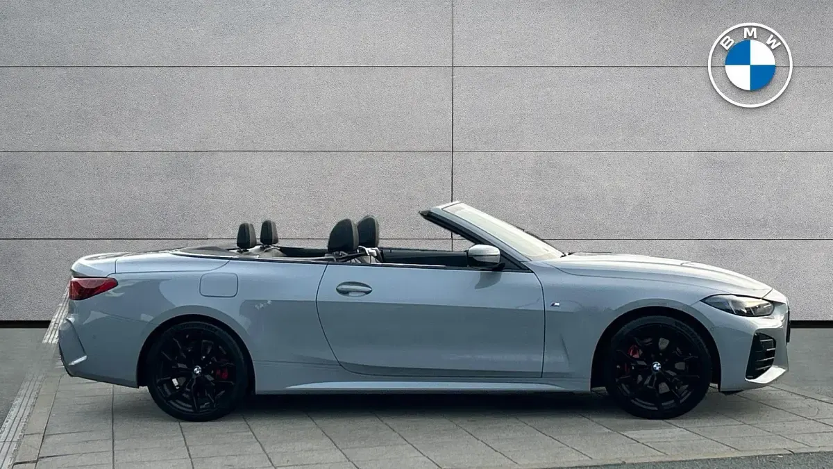 Usado BMW 420 M Sport 181 HP (133 kW) 2025 Cinzento Cabrios