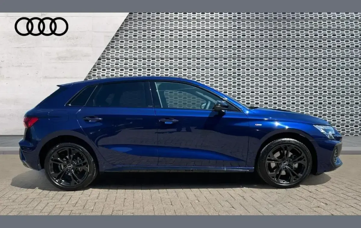 Used Audi A3 e-tron Black Edition 200 HP (147 kW) 2026 Blue Hatchback