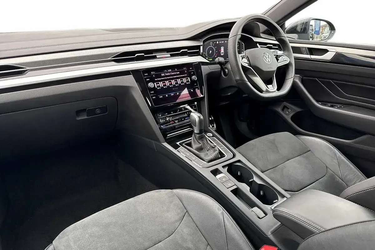 Used VW Arteon R-line 218 HP (160 kW) 2024 Black Estate