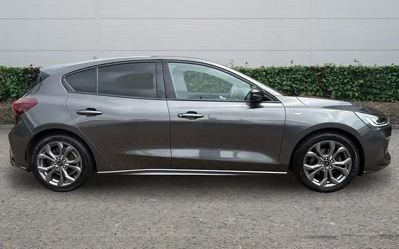 Used Ford Focus ST-Line 125 HP (91 kW) 2023 Grey Hatchback