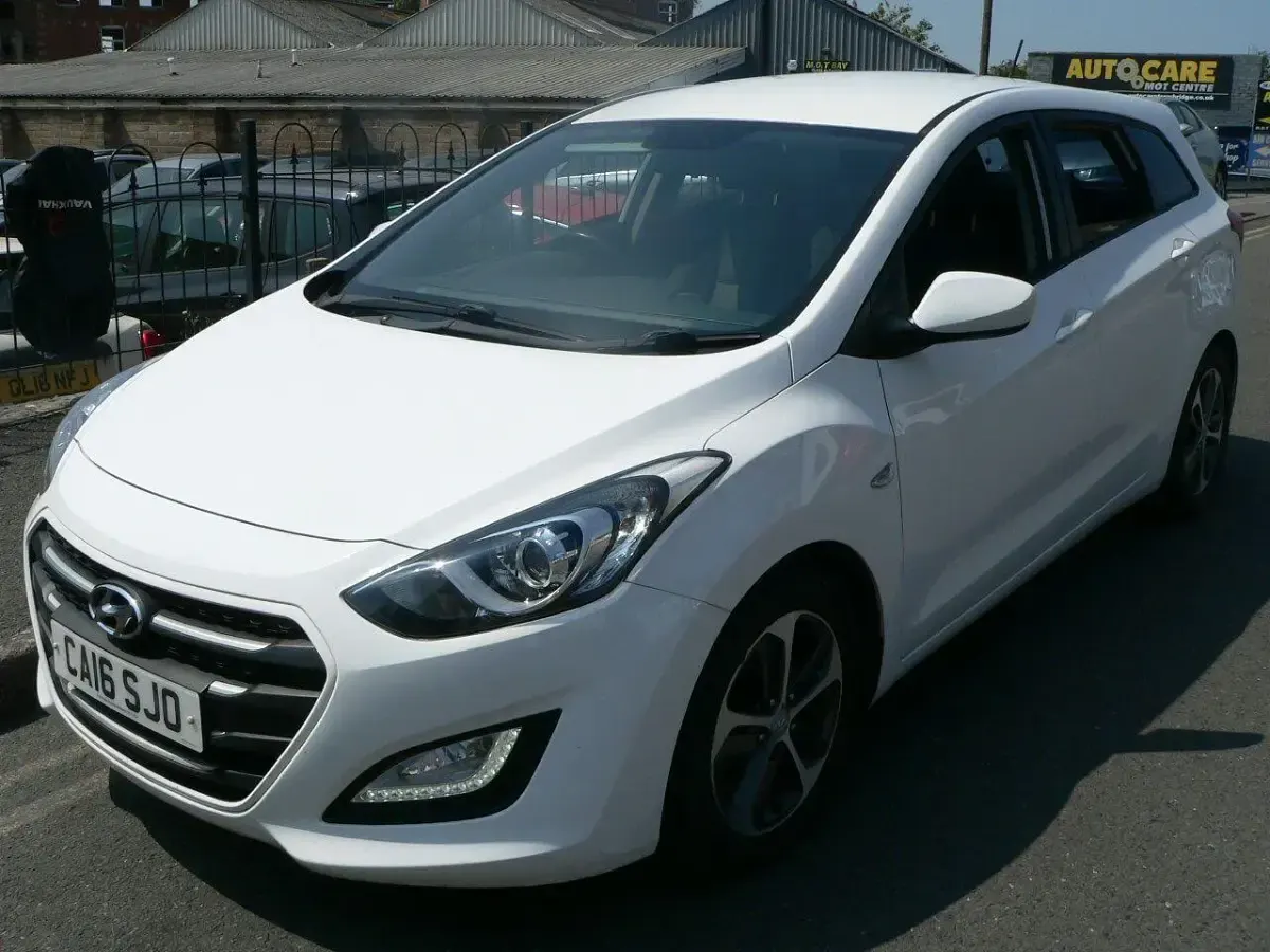 Used Hyundai i30 2016 White Estate