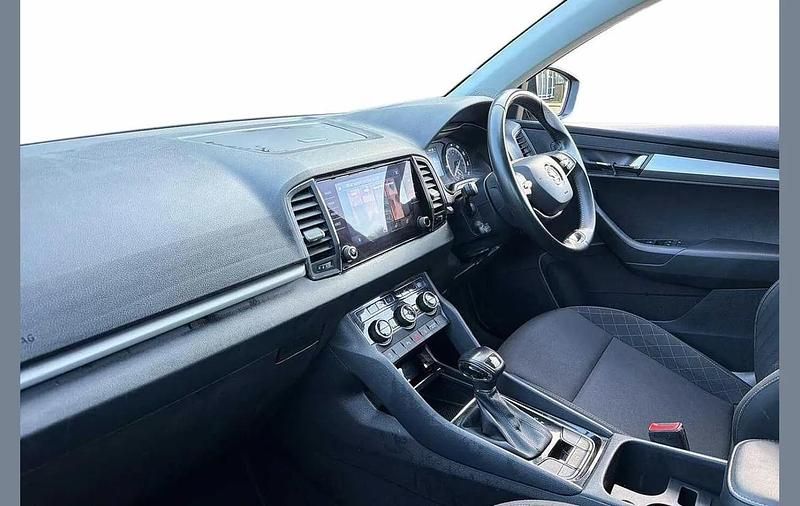 Used Skoda Karoq SE Technology 150 HP (110 kW) 2021 Emerald green metallic SUV